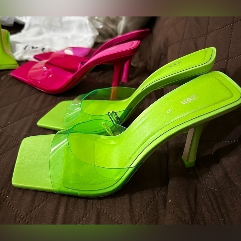 ZARA High heeled vinyl mule 1807/210